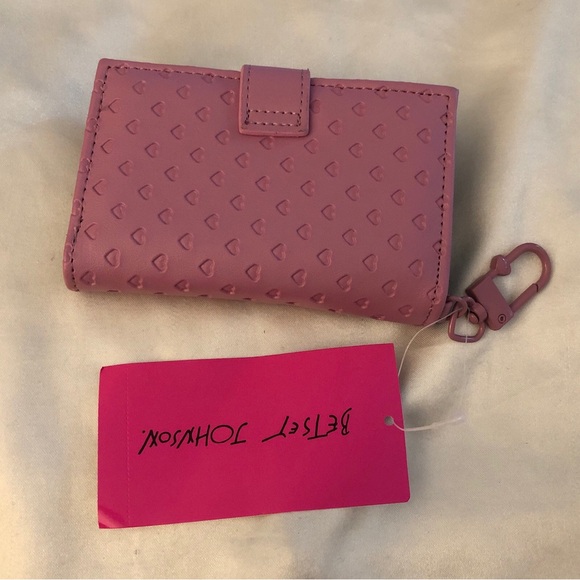 Betsey Johnson Mauve Card Case Wallet & Key Ring Embossed Heart Pattern NWT - Picture 7 of 16